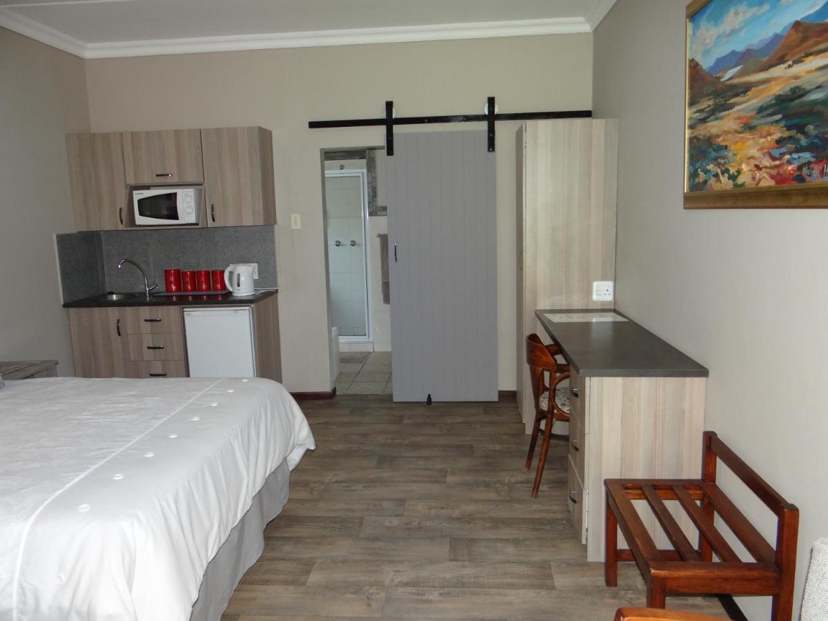 La Paix Guesthouse Beaufort West Dış mekan fotoğraf