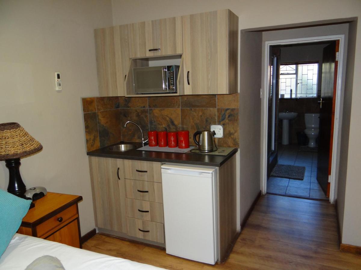 La Paix Guesthouse Beaufort West Dış mekan fotoğraf