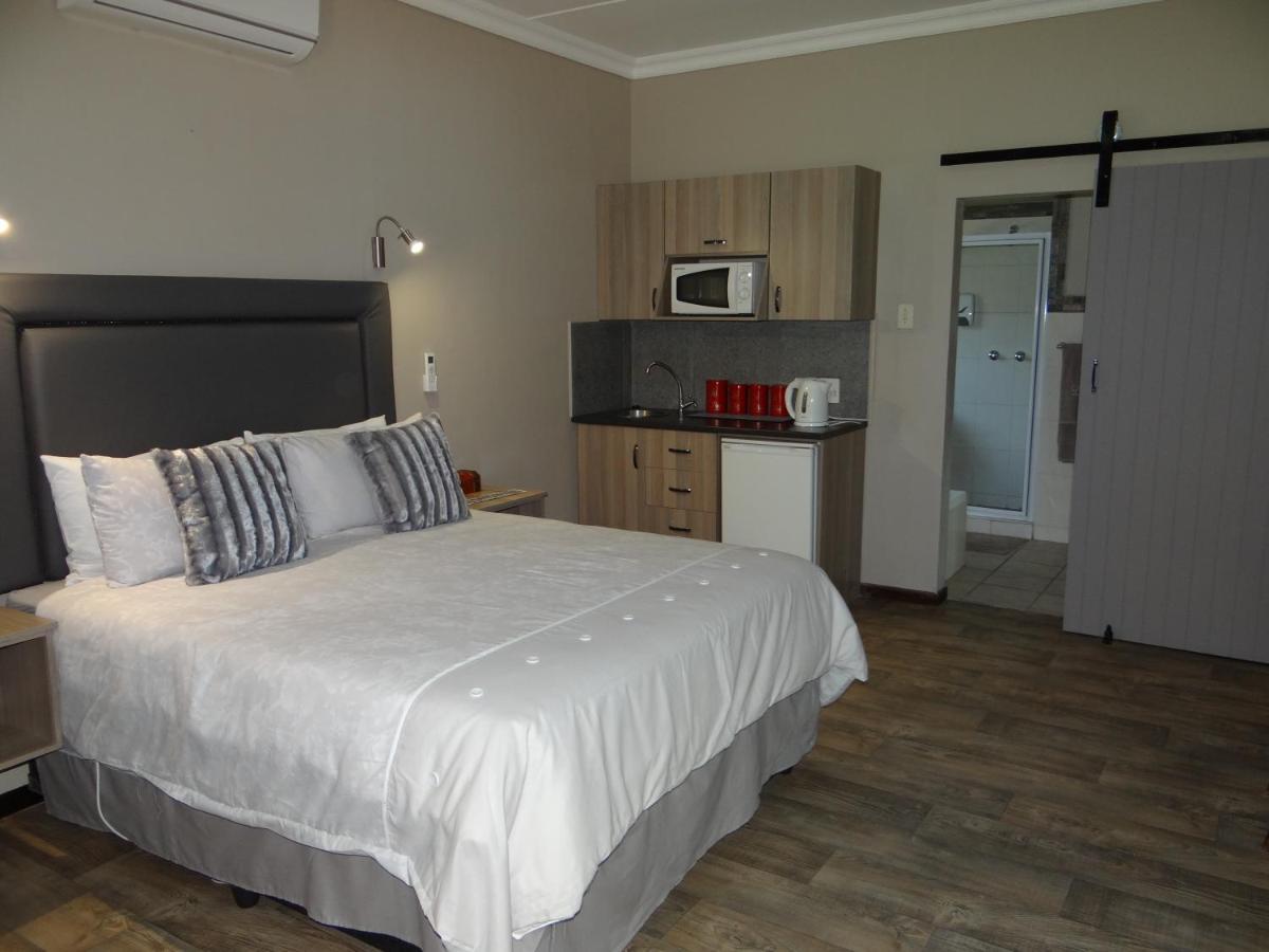 La Paix Guesthouse Beaufort West Dış mekan fotoğraf