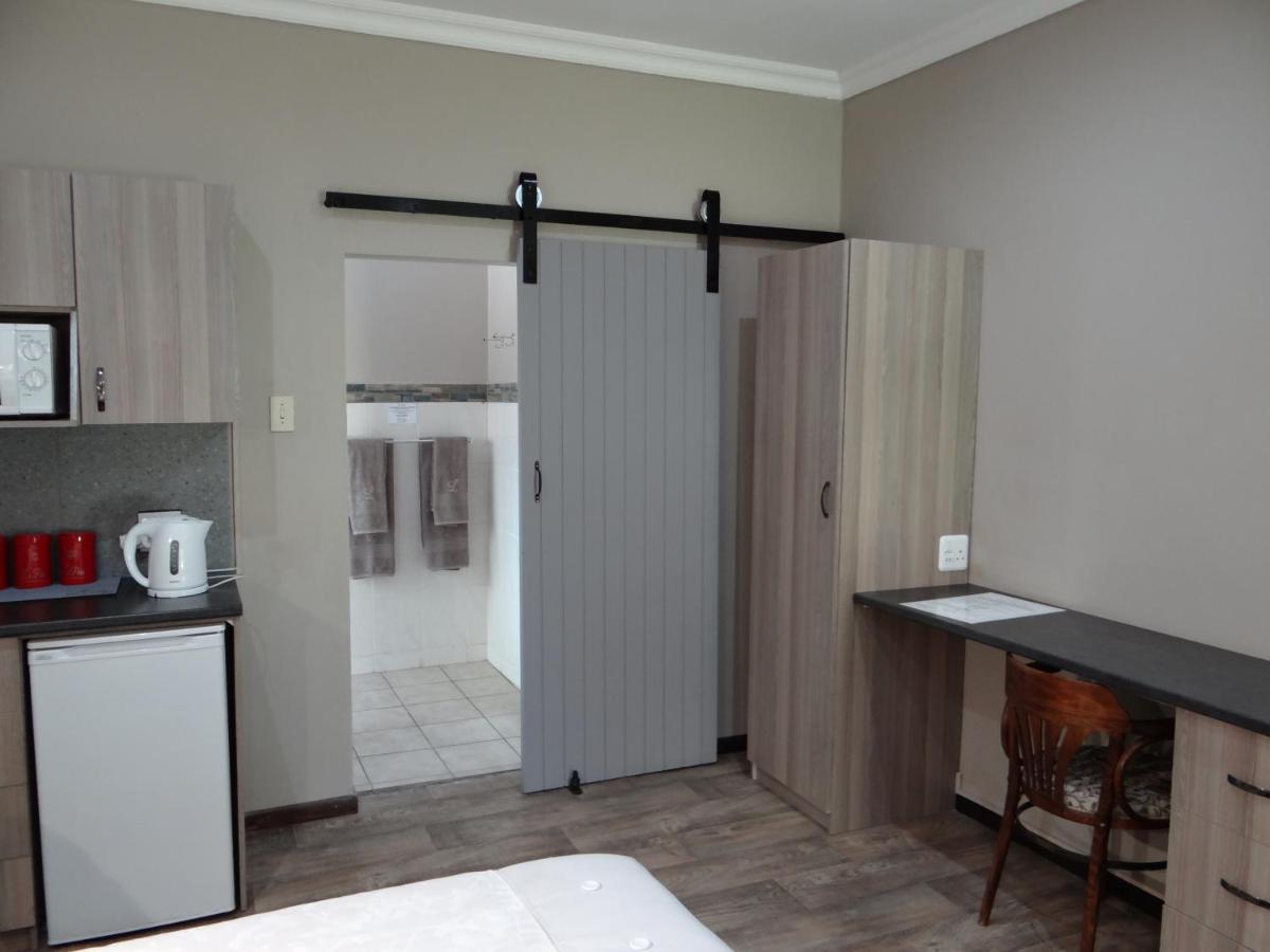 La Paix Guesthouse Beaufort West Dış mekan fotoğraf